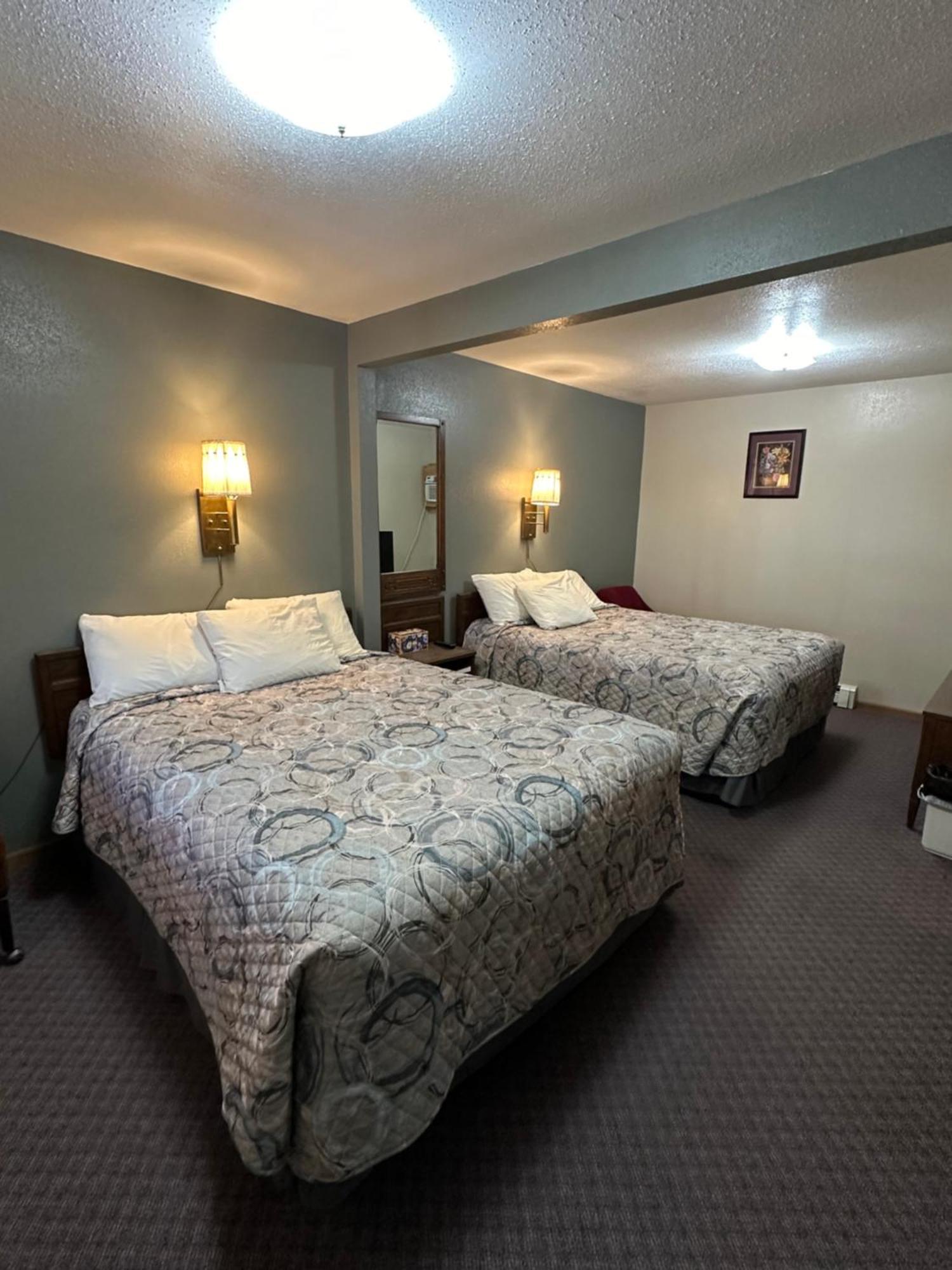 Sportsman Motel *